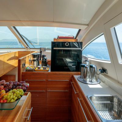 George V Yacht 15