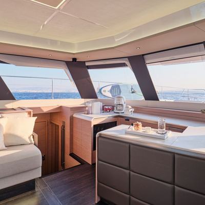 Elly Yacht 13