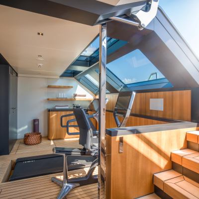Sairu Yacht 12