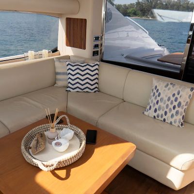 Phoenix Yacht 13