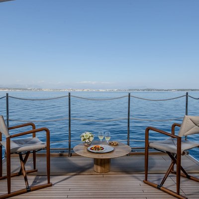 Seven Arrows Yacht 15