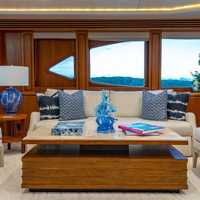 B Happy Yacht 12