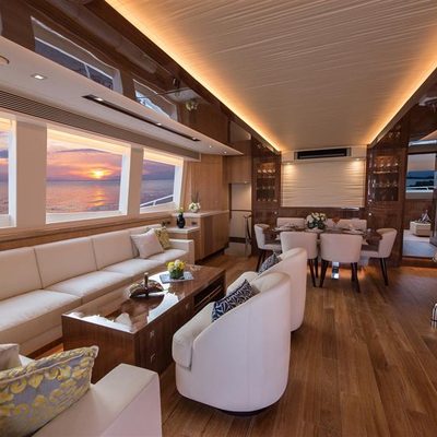 SeaGlass Yacht 7
