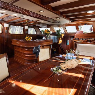 Nostra Vita Yacht 12