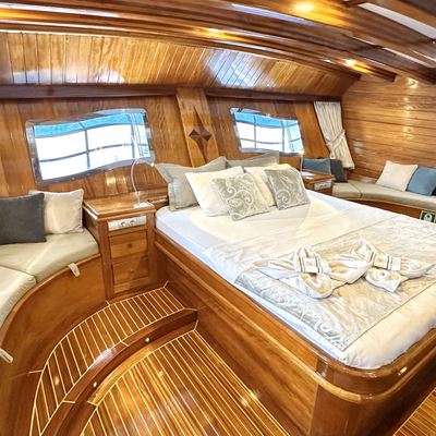 Parss Yacht 13