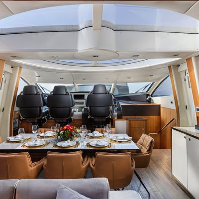 Blade 6 Yacht 15