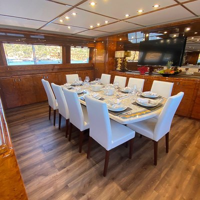 Infinity Yacht 15