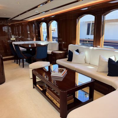 Parea Yacht 11