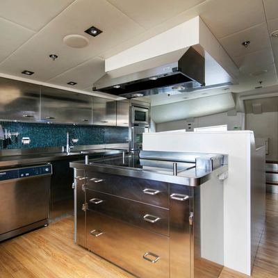Five Yacht 14