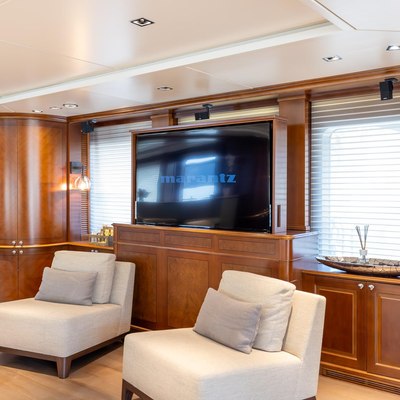 Gotta Go Yacht 13