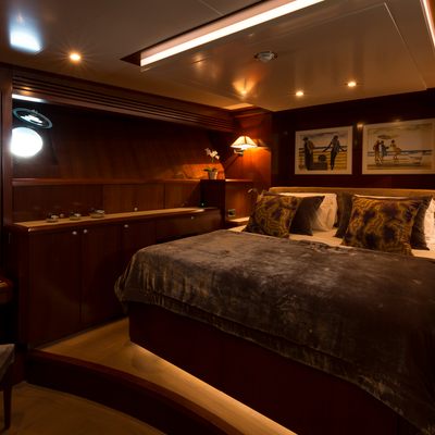 W Explorer Yacht 8