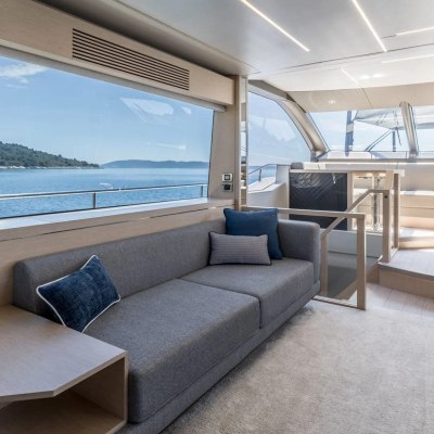 Ascend Yacht 12