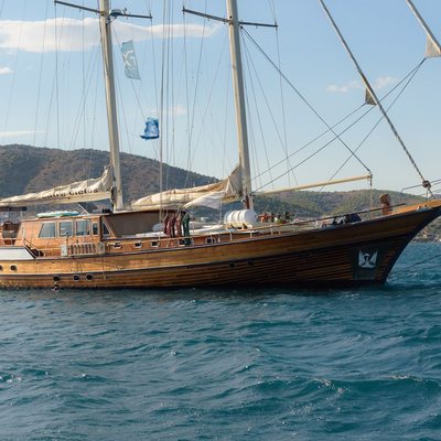 Entre Cielos Yacht 14