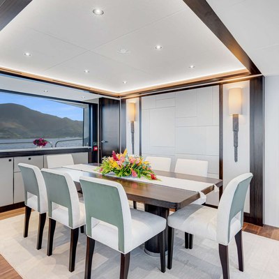 Roamer Yacht 12