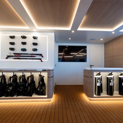 Limerence Yacht 13