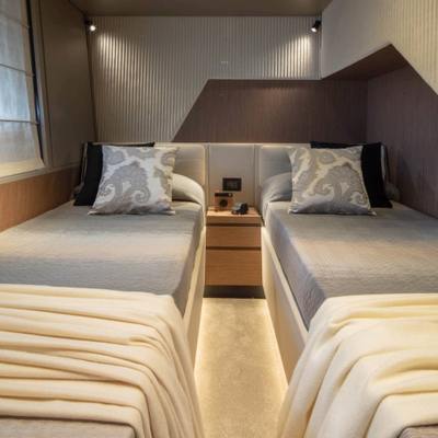 Yamas Yacht 15