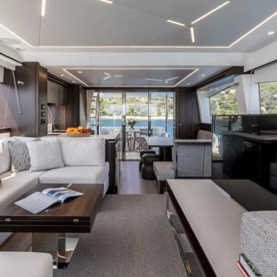 Apollo Yacht 13