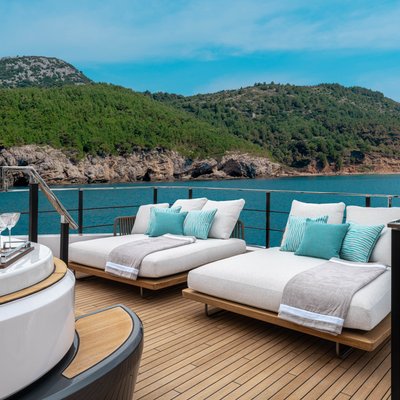 Canoe Canoe Yacht 12