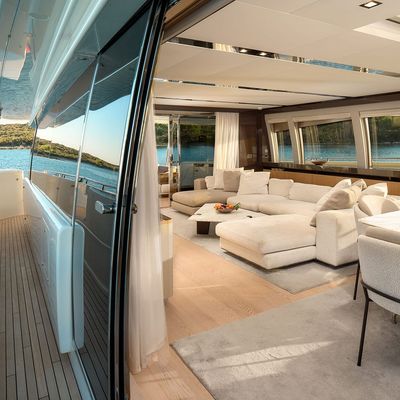 Damari Yacht 14