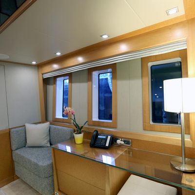 Serenity Yacht 15