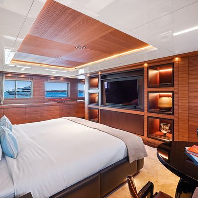 Magna Grecia Yacht 14
