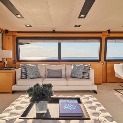 Bon Bon Yacht 13