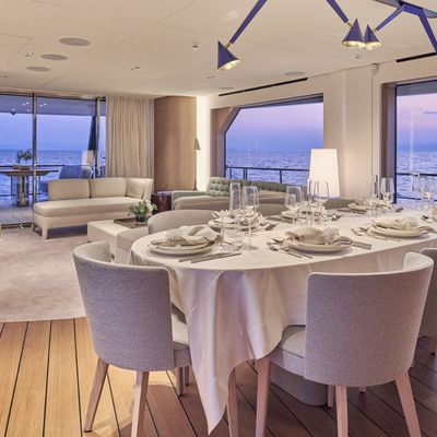 Aladdin Sane Yacht 14
