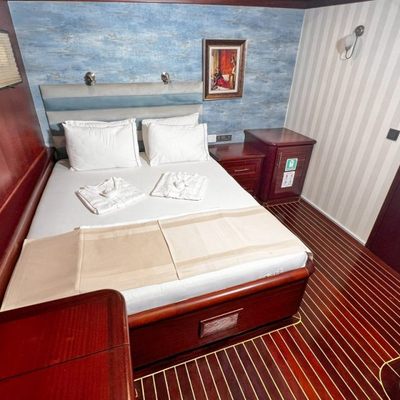 Freedom Yacht 15