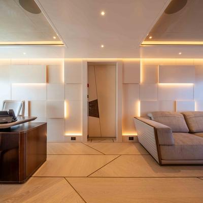 Symmetry Yacht 14