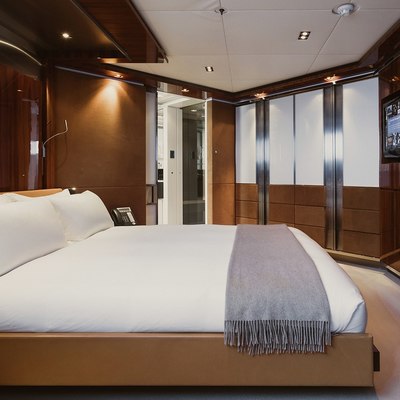 Sky Yacht 9