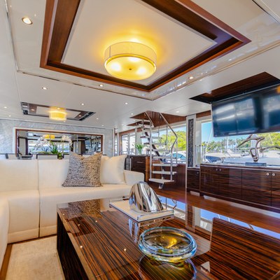 I C Yacht 9