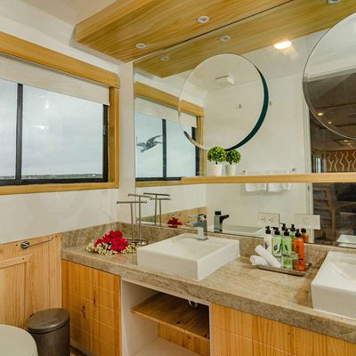 Galapagos Sea Star Yacht 14