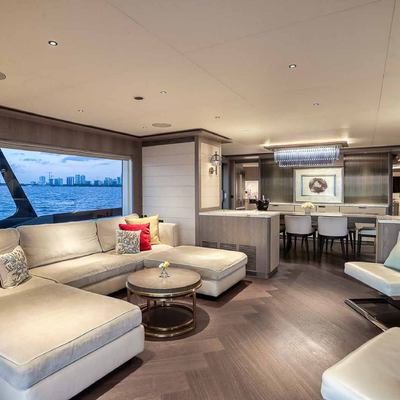 Saint Yacht 11