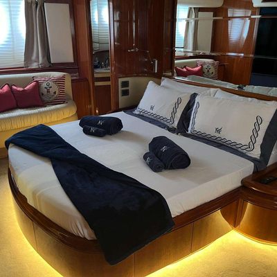 Minerva Yacht 12