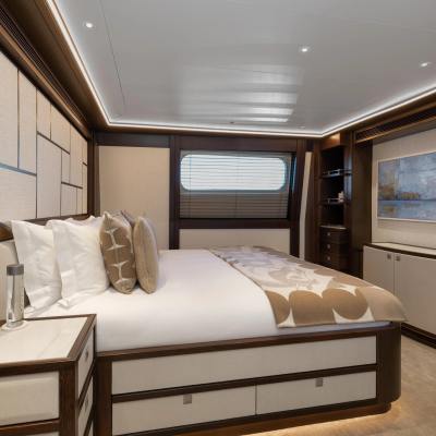 Aura Yacht 15