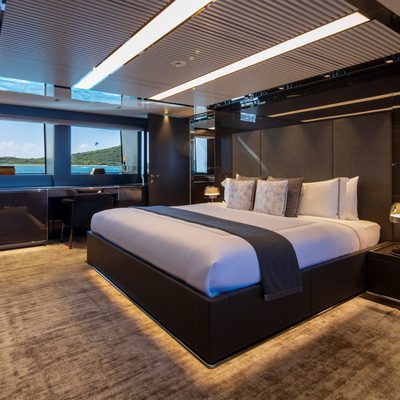 Fifty Yacht 15