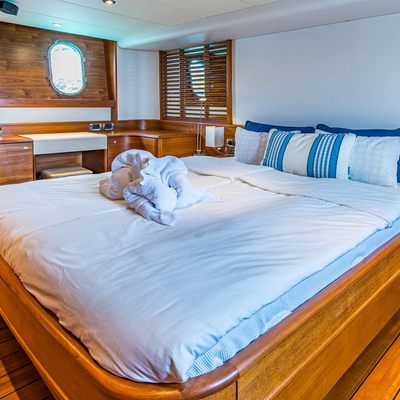 Parodia II Yacht 15
