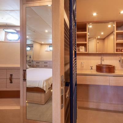 Stealth One Yacht 15