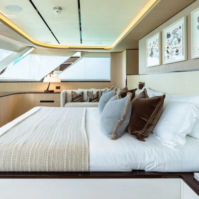 Midnight Saga Yacht 15