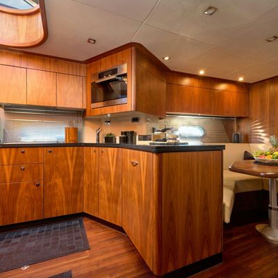 Sunseeker Predator 72 Ghost Yacht 13
