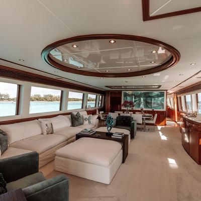 Beachfront Yacht 13