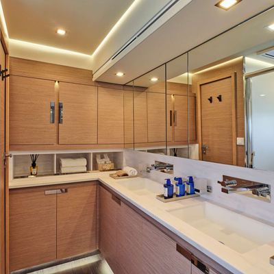 Elly Yacht 14