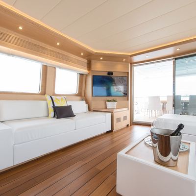 Bivac Yacht 12