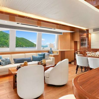 SeaGlass Yacht 11