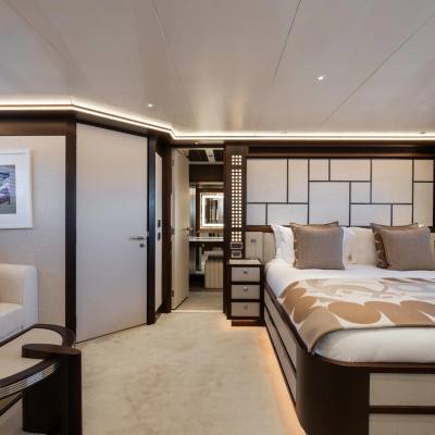 Aura Yacht 14