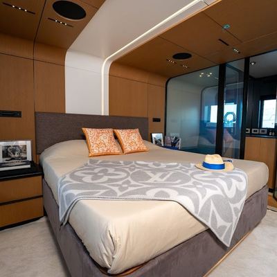 Moonraker 3 Yacht 13