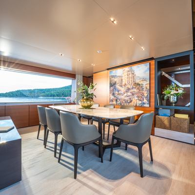 SK Yacht 13