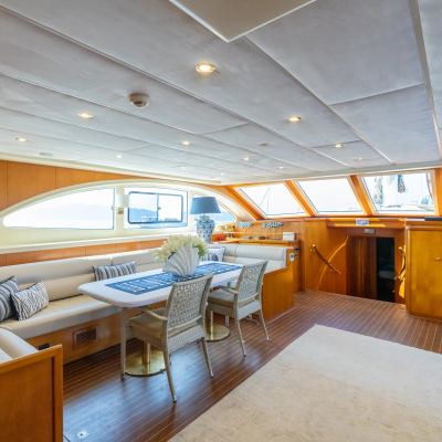 Queen of Sea Yacht 11