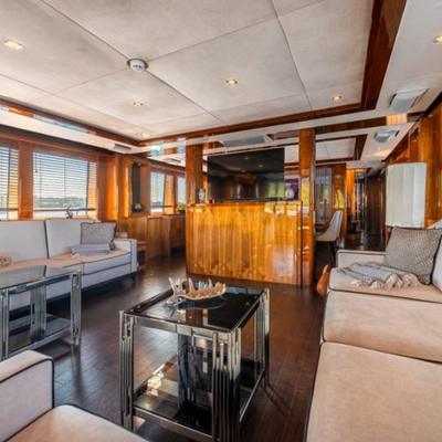 Arago Yacht 12