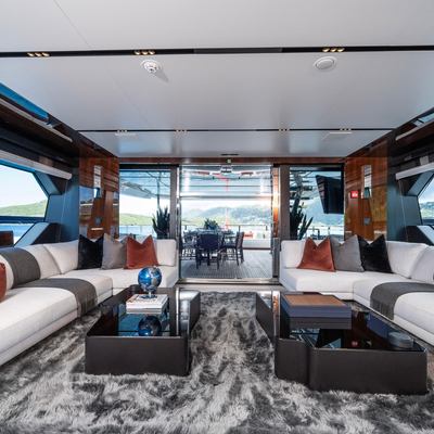 Tasty Waves Yacht 13